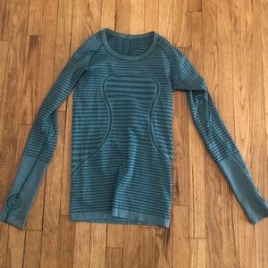 Lululemon long sleeve top size 6 ... teal